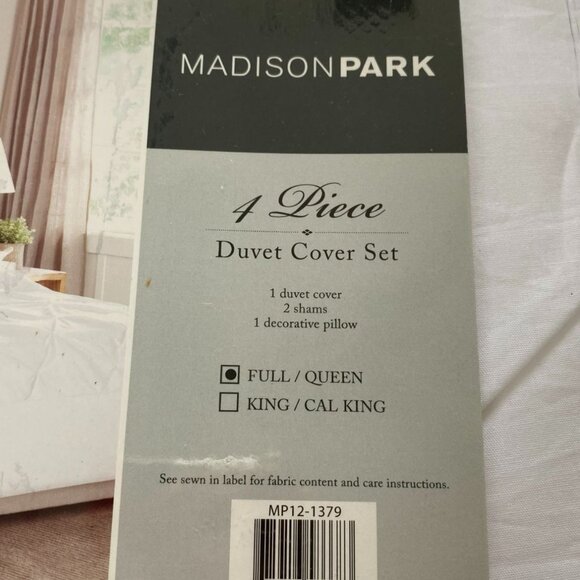 Madison Park NWOT 4 Pc F/Q White Duvet Cover Set with Grey and Beige Trim Glam - Picture 3 of 4